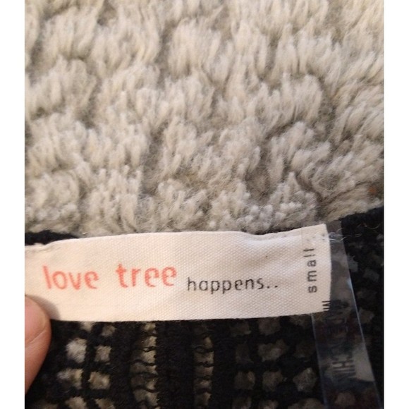 Love tree crocheted fringed Top Small Black Boho Cottage Core Feminine - Picture 9 of 9